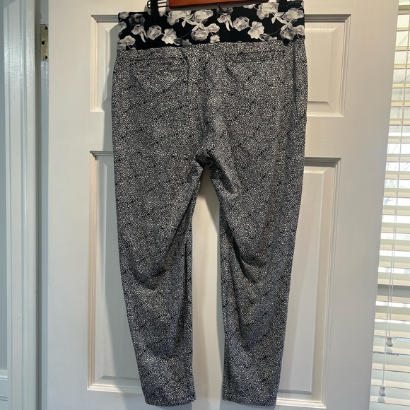 EUC Lululemon pants - Picture 2 of 6